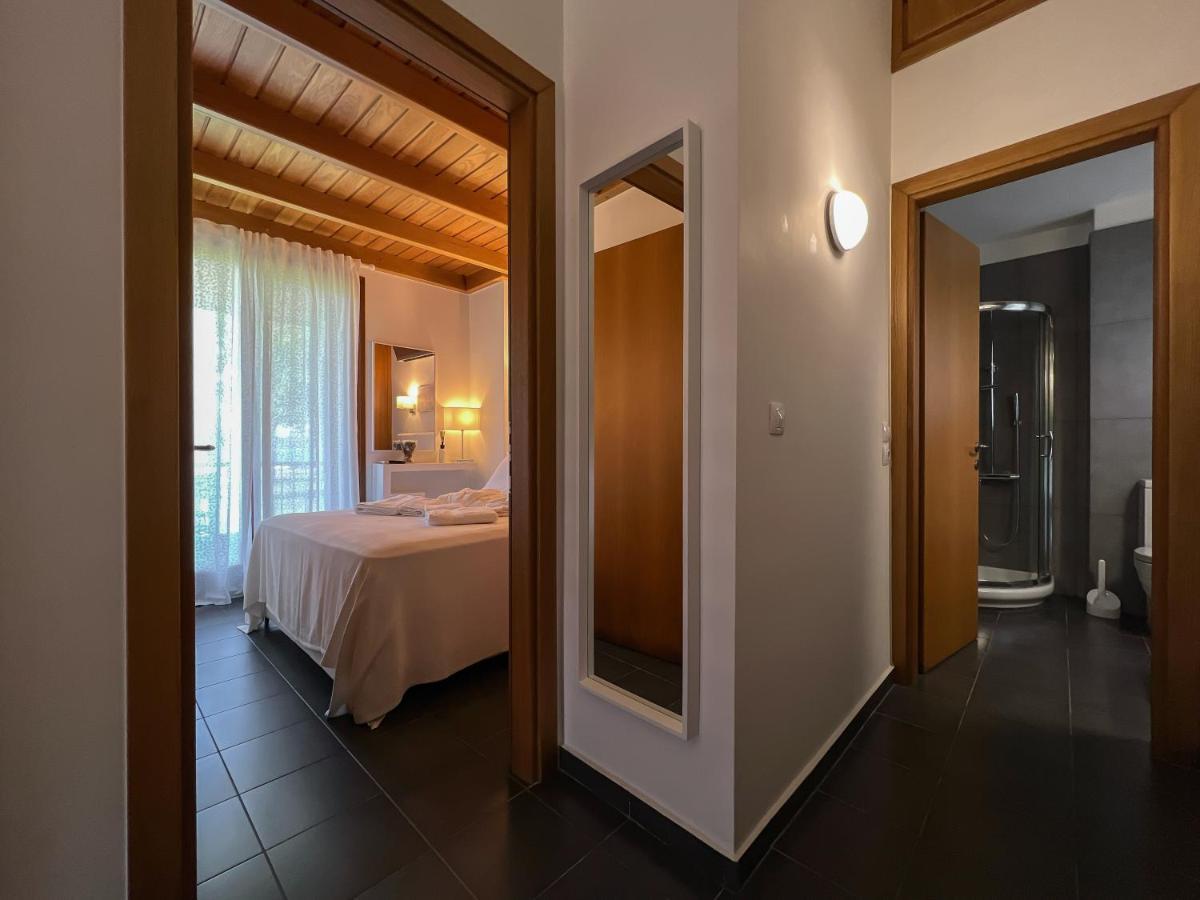 Heaven Luxury Villa Néa Róda Eksteriør bilde