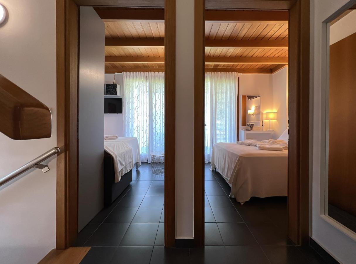 Heaven Luxury Villa Néa Róda Eksteriør bilde