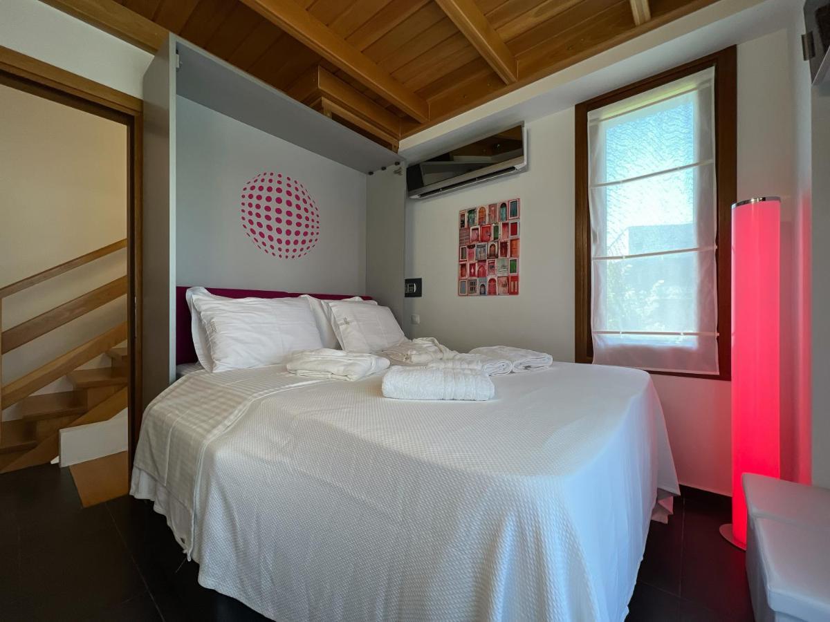 Heaven Luxury Villa Néa Róda Eksteriør bilde